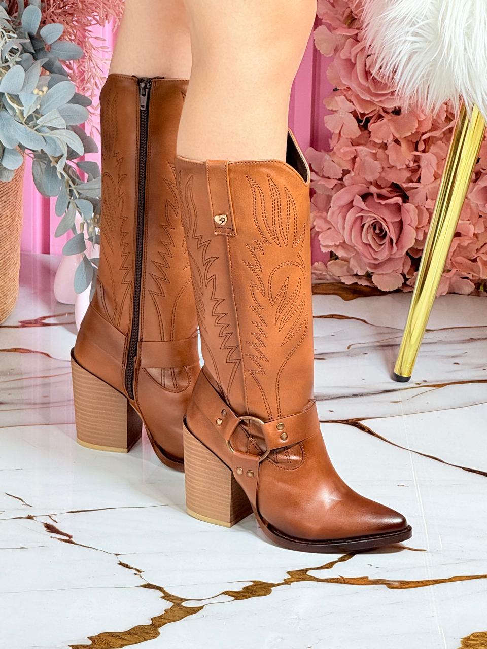 BOTA VALENTINO