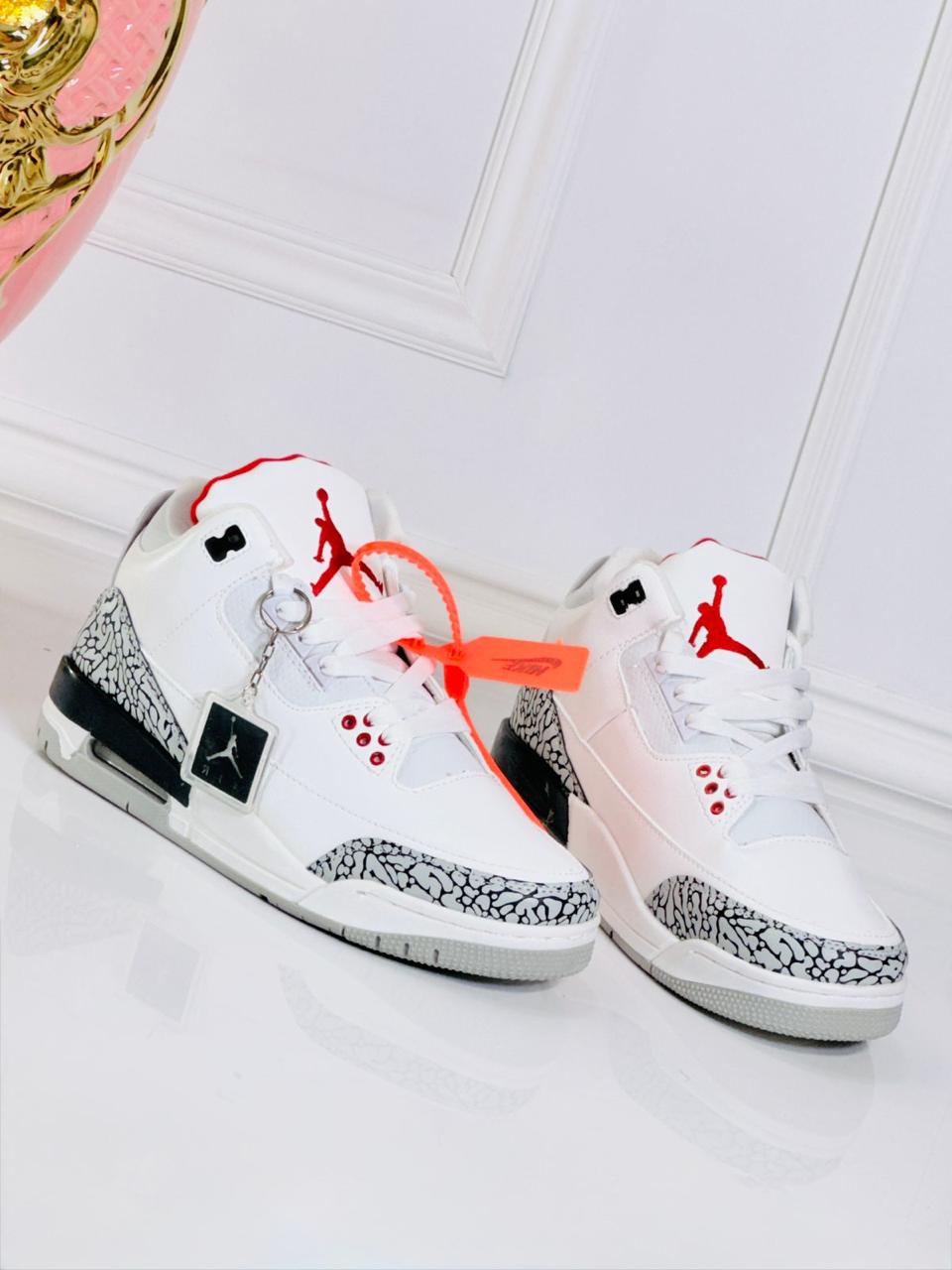 TENIS-MODTRAVIS