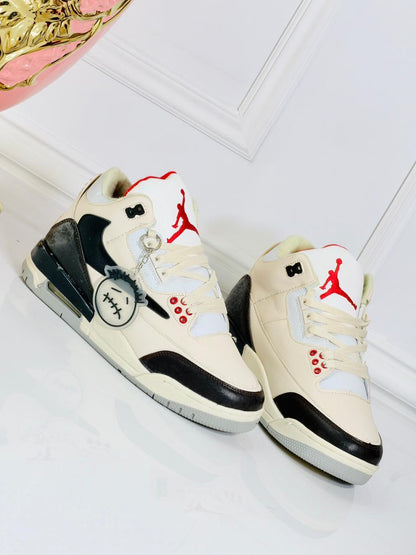 TENIS-MODTRAVIS