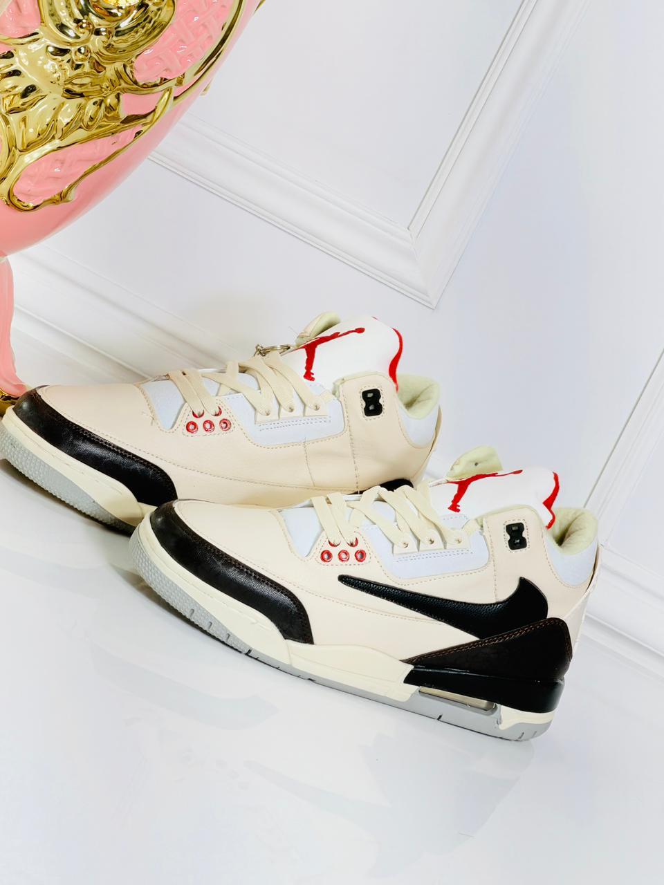 TENIS-MODTRAVIS
